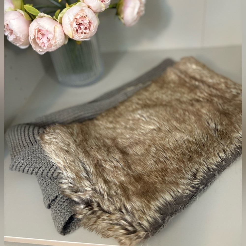 Banana Republic Faux Fur and Grey Knit Scarf